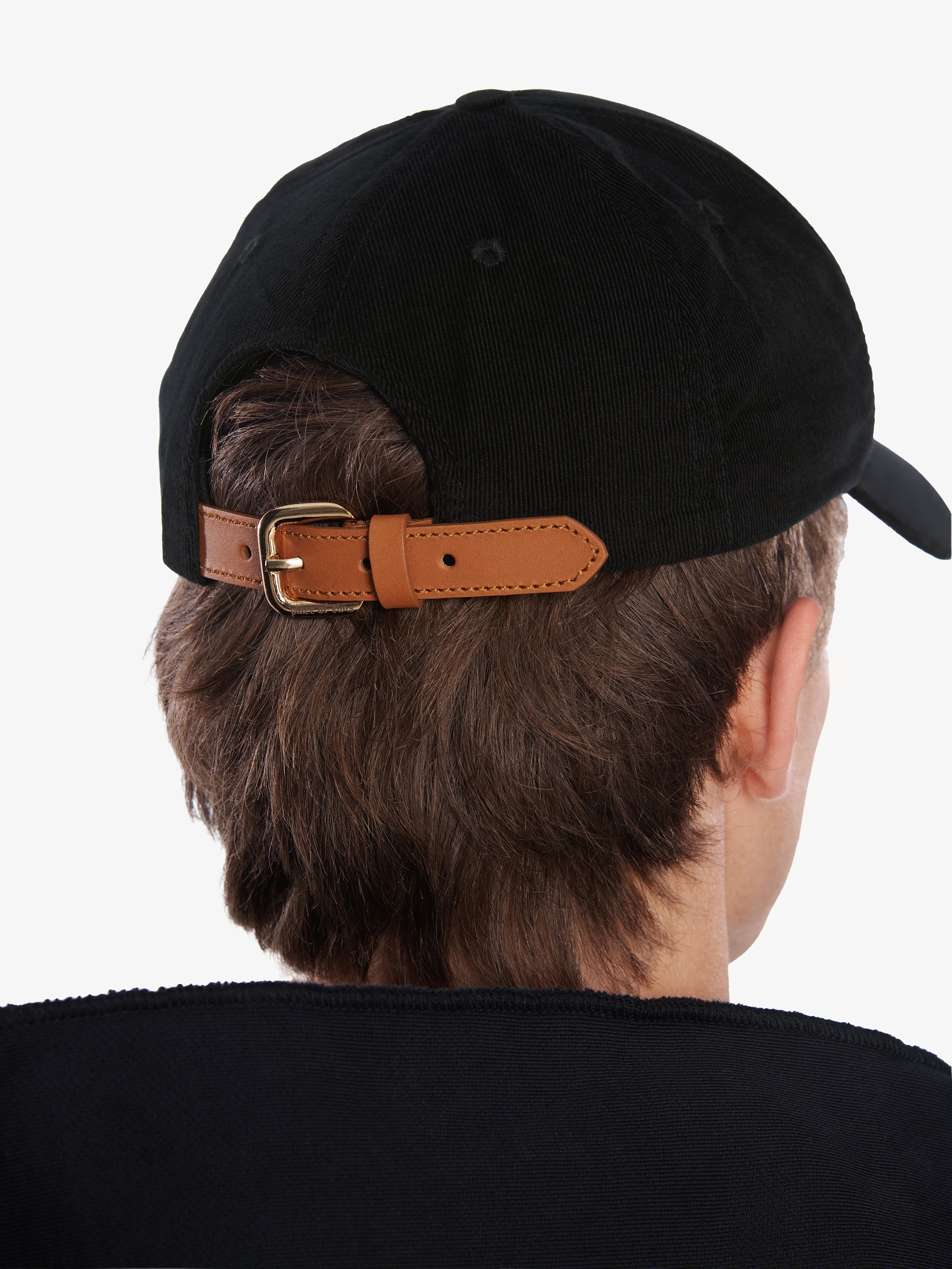 BLACK CAP IN CORDUROY